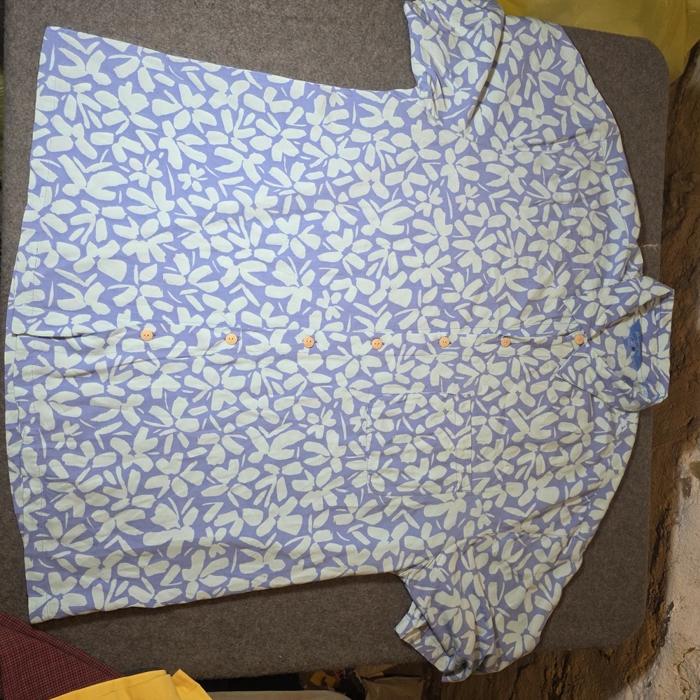 Blue Ginger Light Blue Floral Print Short Sleeve Button-up T-shirt Men's XL E1